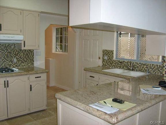 2nd image of 3887 Hatton St