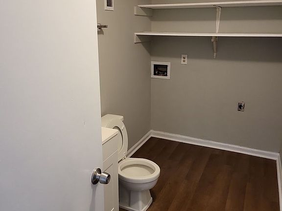 3rd image of 425 Lenney Dr APT 3
