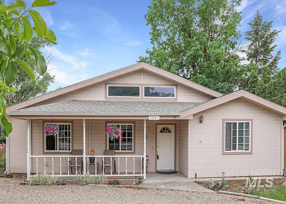 1st image of 2287 NE 16th St