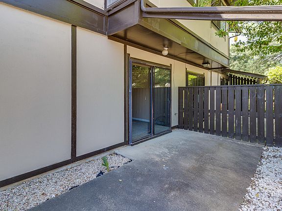 3rd image of 4305 Lake Ridge Dr