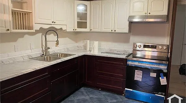 4 bed, 2400 sqft, $2,175 — Photo 4