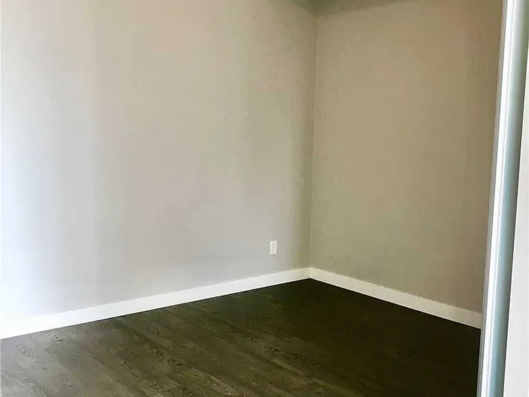 2055 Danforth Ave #312 — Photo 4