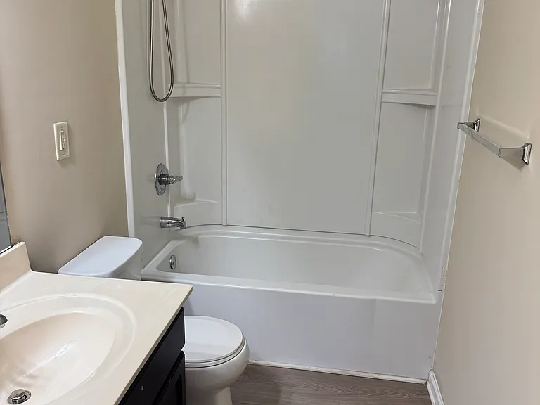 1620 Shire Village Dr — Photo 61