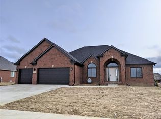 8199 Hunters Ridge Dr, Newport, MI 48166