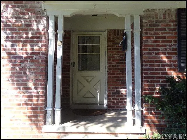 Building Photo - 8 Utica Ln