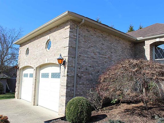 5th image of 39 Manor Dr