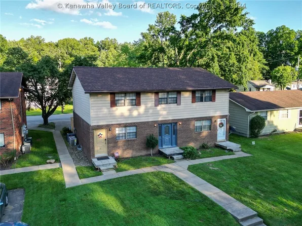 8B Garden Ln, Huntington, WV 25705
