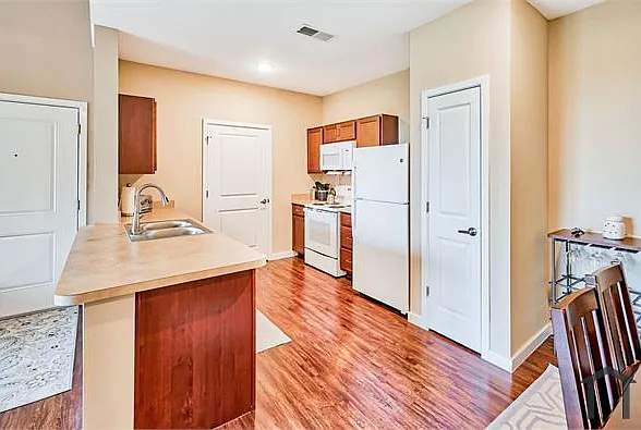 1 bed, 650 sqft, $1,222 — Photo 4