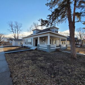 404 S Willow St, Douglass, KS, 67039