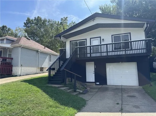 522 Grandview Ave, Barberton, OH 44203