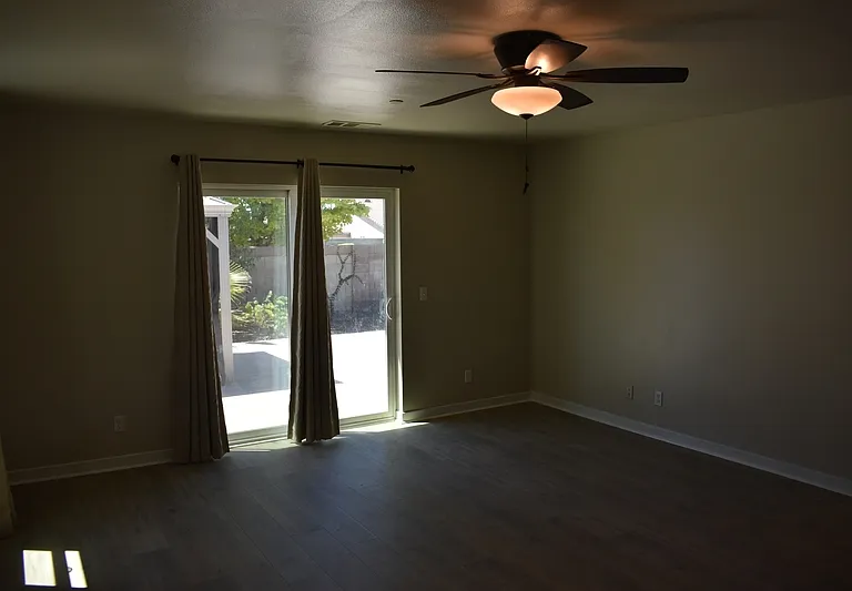 524 Janell Ct — Photo 8