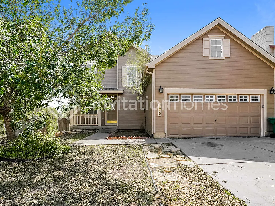 779 Ridgebury Pl