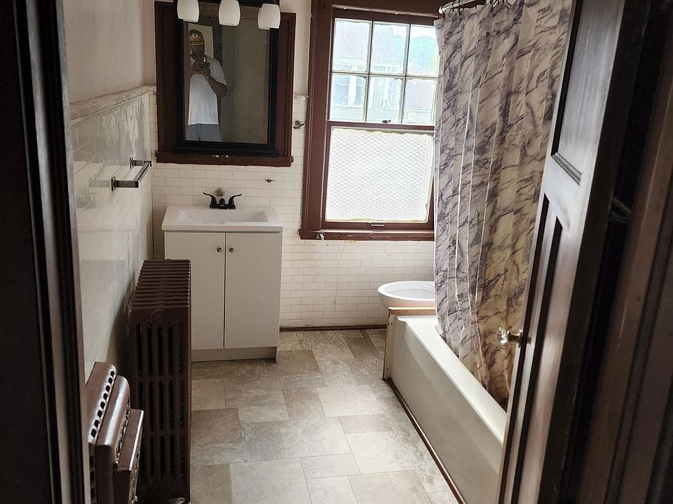 Main bathroom