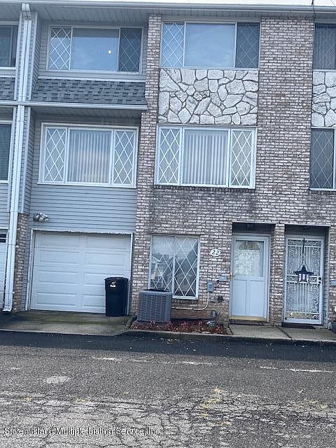 1st image of 22 Brandis Ln