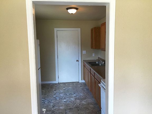 5th image of 2625 NE 21st St