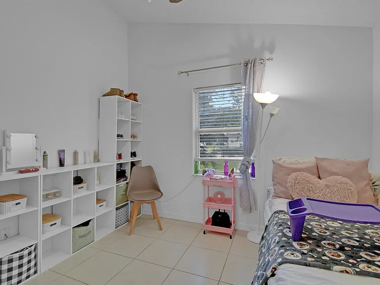 444 Island View Cir — Photo 24