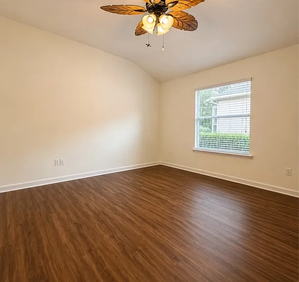 5204 Comfort Ct — Photo 24