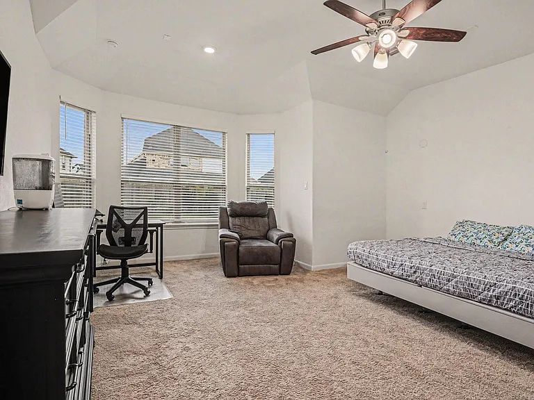 2107 Brooke Avery Dr — Photo 17
