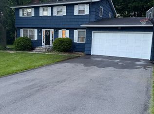 99 Thomas Rd, Syracuse, NY 13214