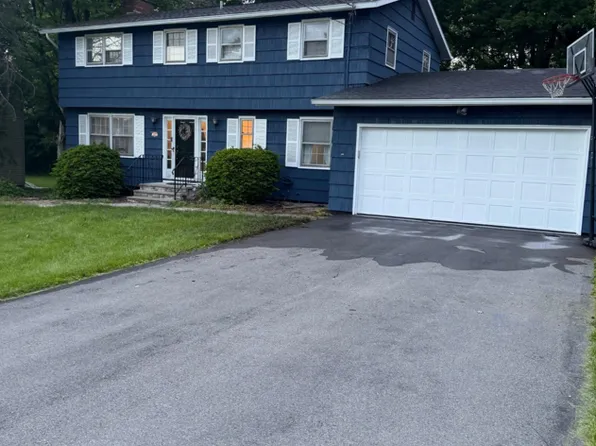 99 Thomas Rd, Syracuse, NY 13214