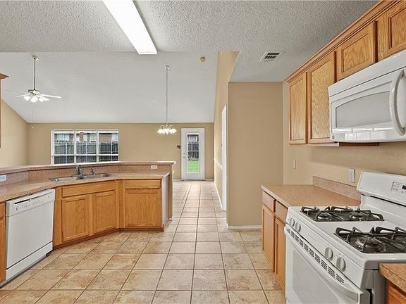 4th image of 524 Prairie Gulch Dr