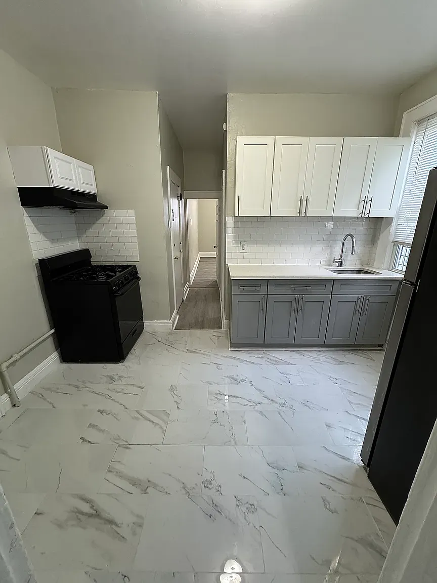 2 bed, 800 sqft, $1,695 — Photo 1