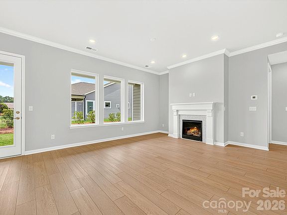 5th image of 1006 Pastoral Pl