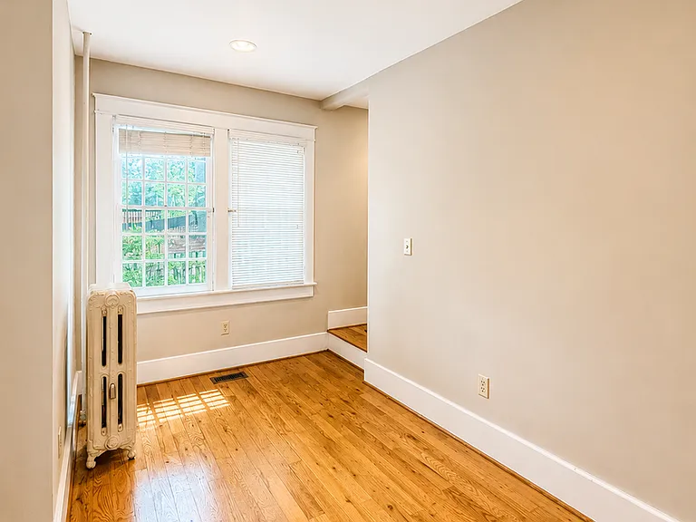 375 E Maine Ave — Photo 15