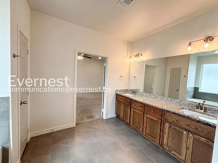 870 Freedom Cir — Photo 7