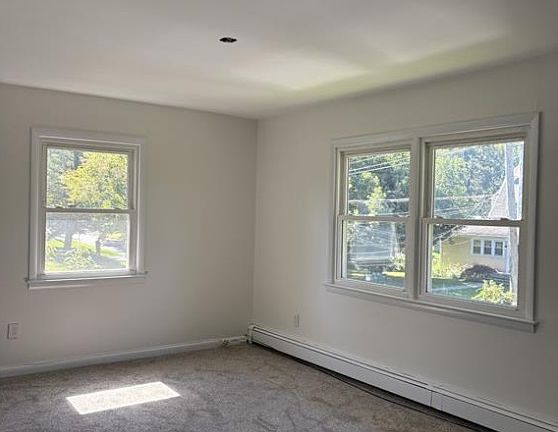 3rd image of 19 Pine Rd Floor 2