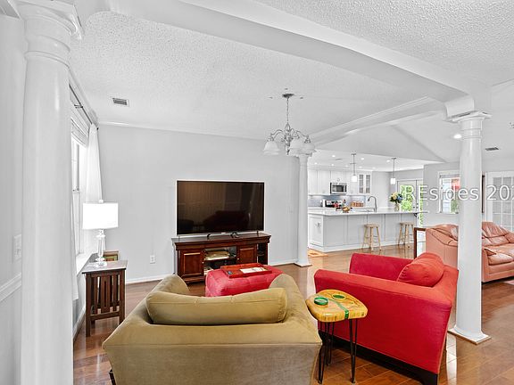 5th image of 60 Thomas Sumter St