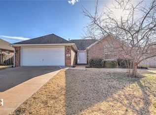 219 Hunter Allen Dr, Springdale, AR 72764