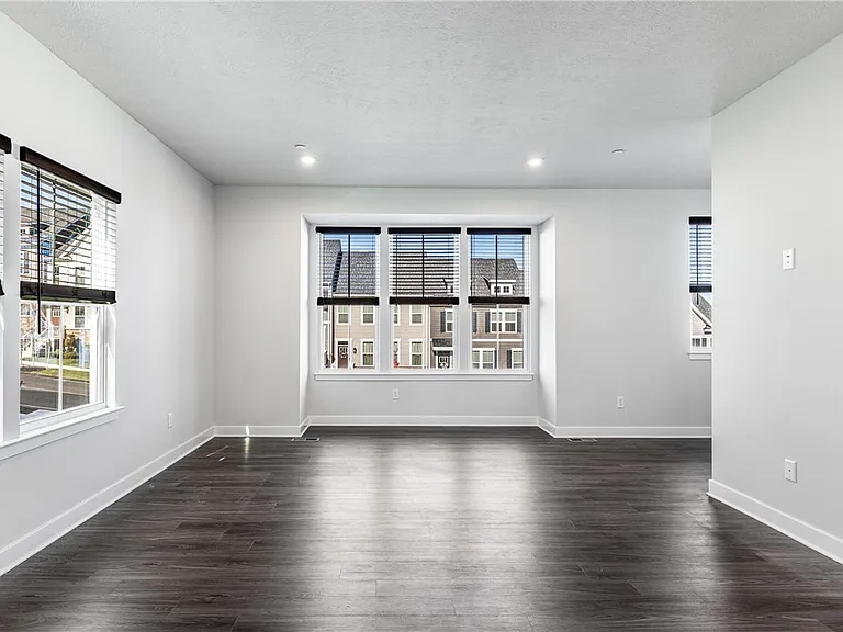 143 Moyer Hill Dr — Photo 3