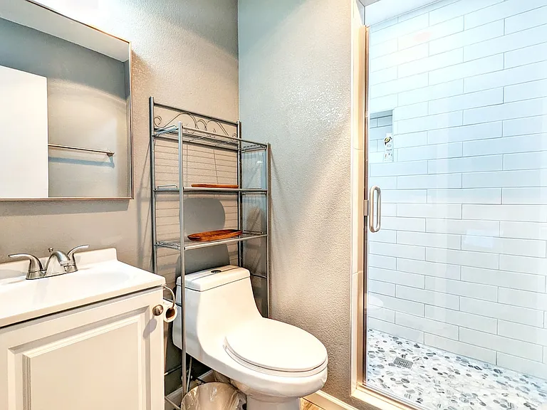 3330 Mirage Dr — Photo 45