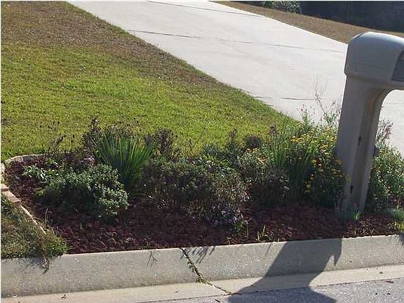 Landscaped mailbox