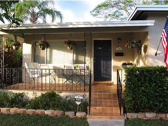 2nd image of 6303 SW 42nd St