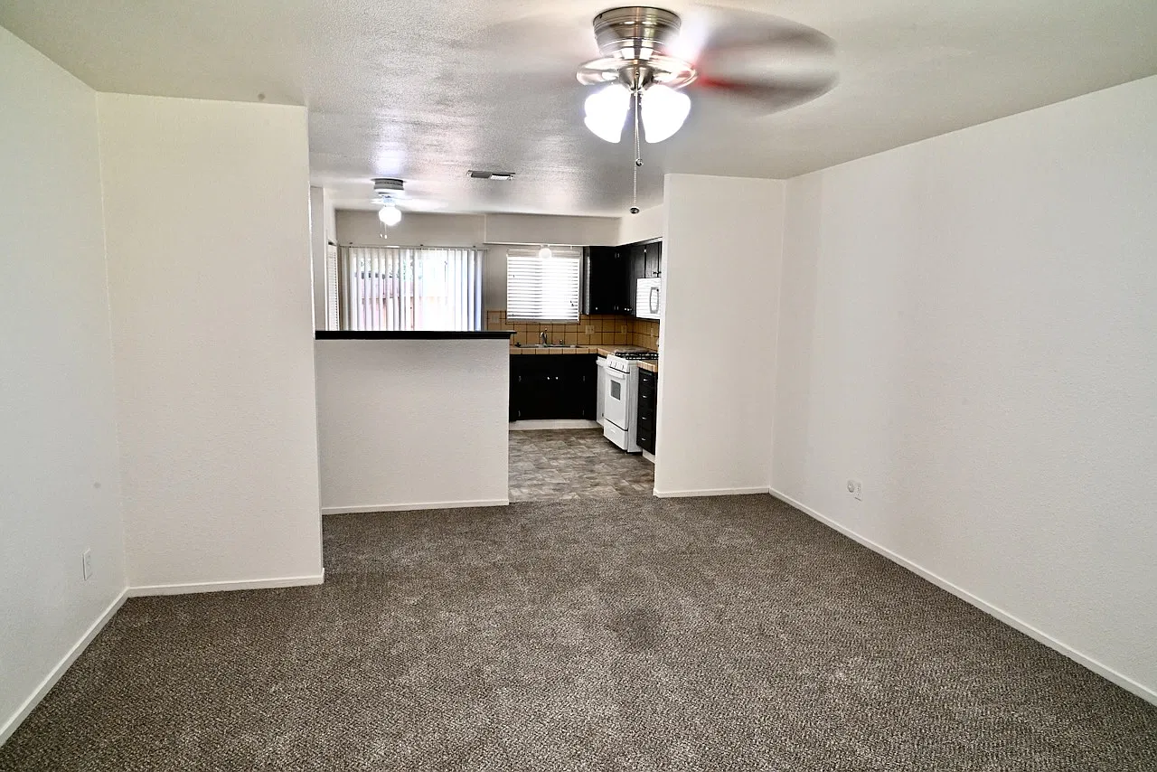 2 bed, 700 sqft, $1,550 — Photo 3