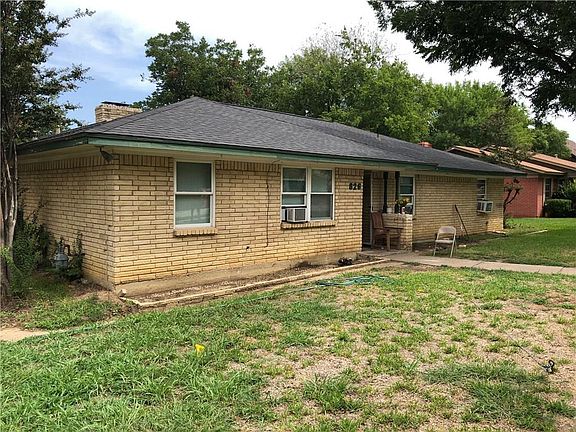 2nd image of 826 Windsor Pl