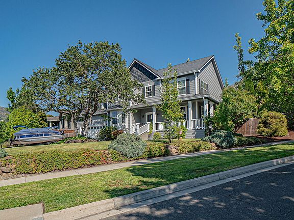 3rd image of 4110 Hemlock Dr