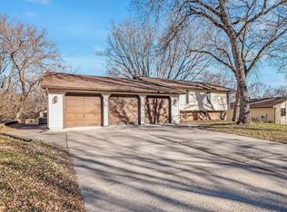 7762 Polaris Ln N, Maple Grove, MN 55311