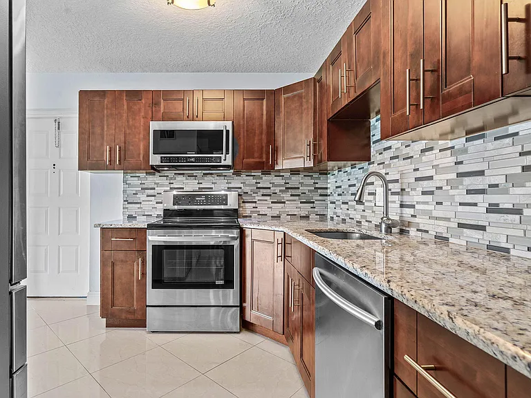 204 Foxtail Dr #F1 — Photo 13
