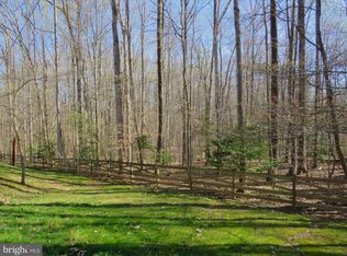 7107 Wolf Den Rd, Fairfax Station, VA 22039