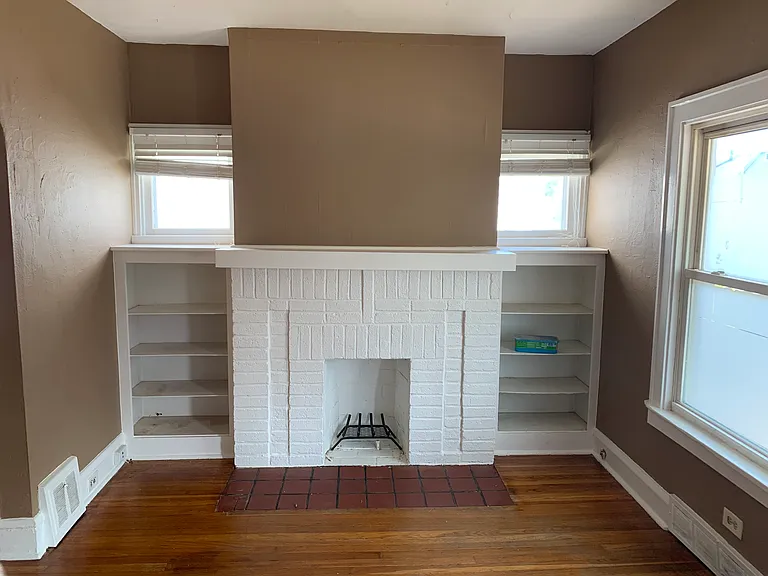 2074 Wyandotte Ave — Photo 6