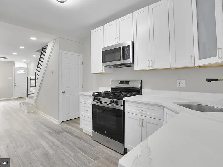 1918 Durfor St — Photo 11