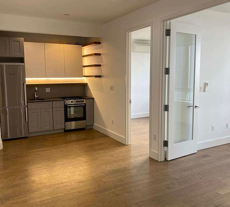 1st image of 85 Montrose Ave #2R1