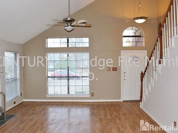 2nd image of 7609 Clairemont Ave