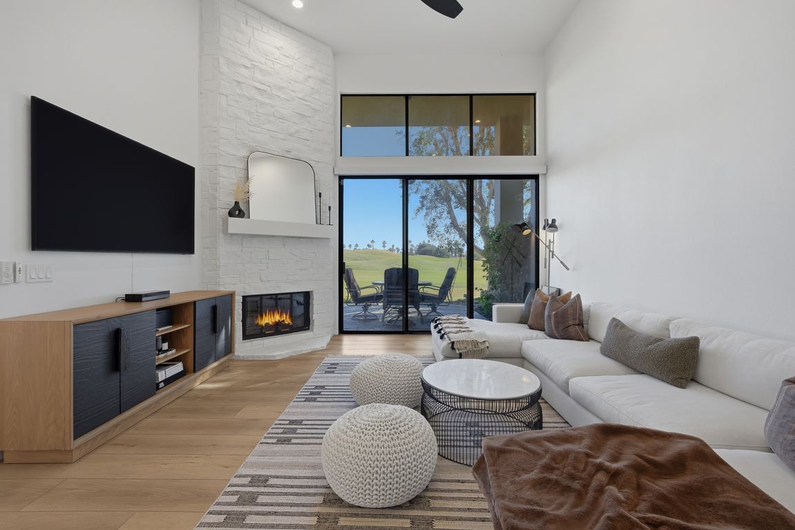 next background image