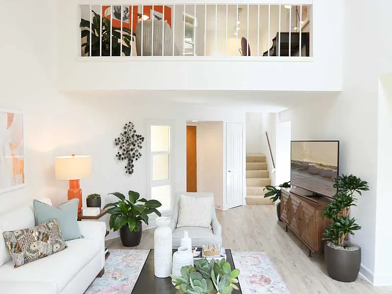 Promontory Point Apartment Homes — Photo 12