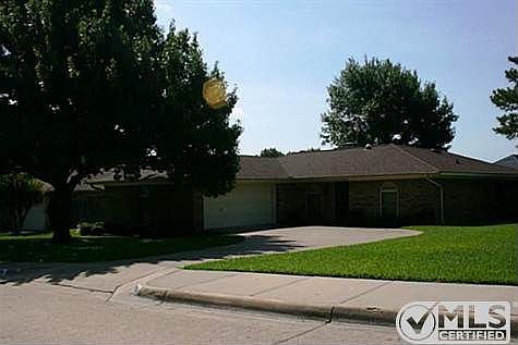 1st image of 2104 Northmoor Dr