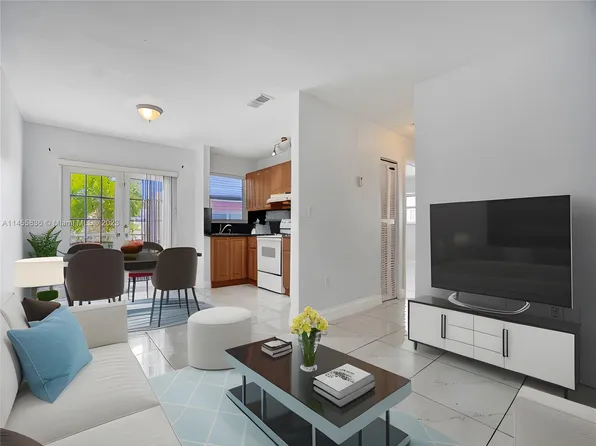 1028 SW 2nd St APT 4, Miami, FL 33130